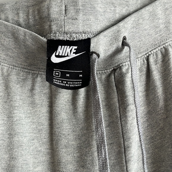 Nike Sweatpants - Picture 3 of 3
